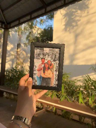 Pop-Out Photo Frame